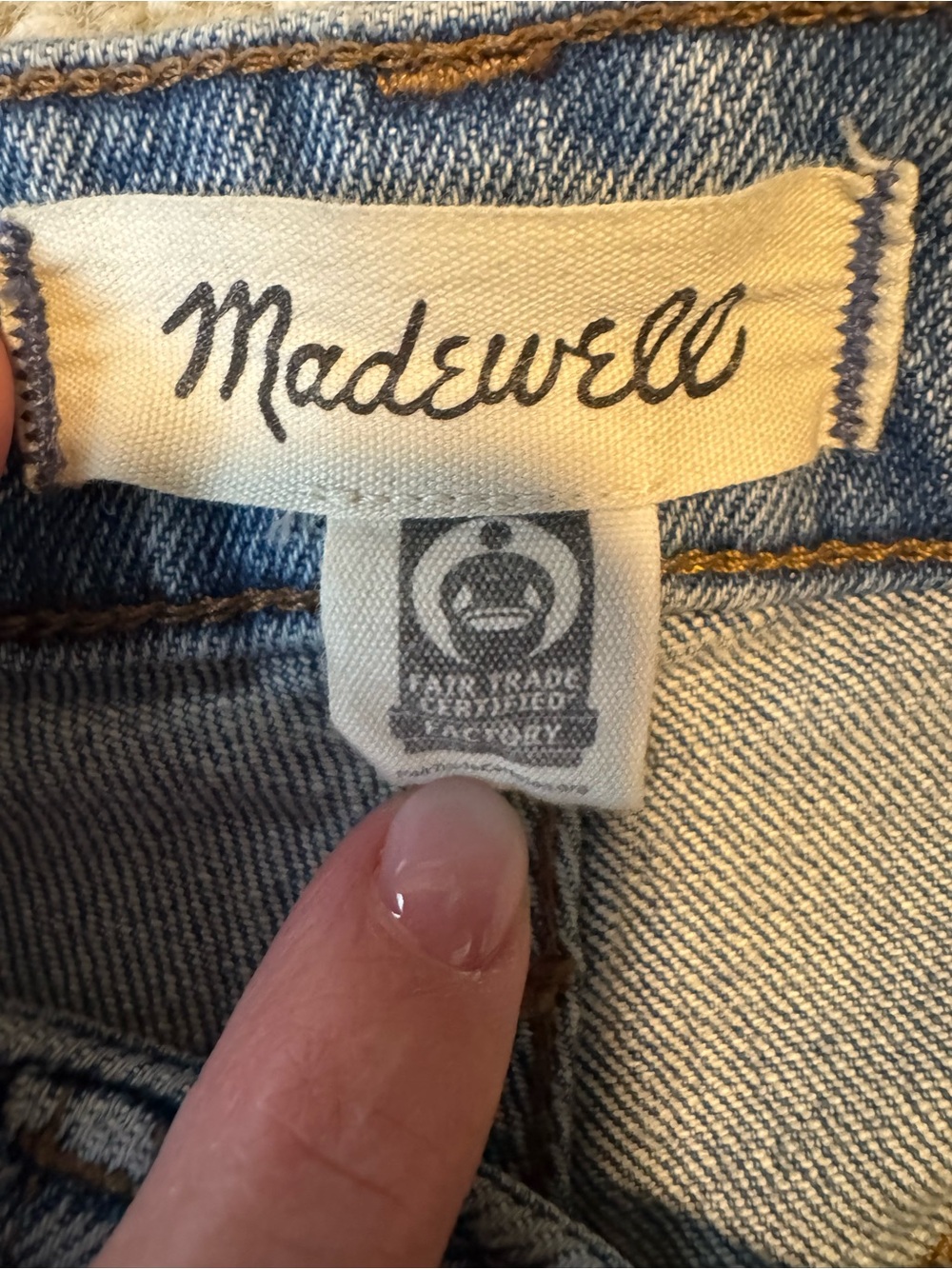Madewell Curvy Wide-Leg Jeans in Medium Blue - Picture 4 of 5